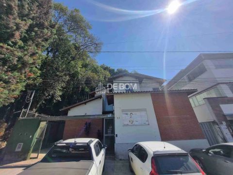 Excelente casa comercial para locação no centro de Poços, rua Pará, com 225 metros quadrad