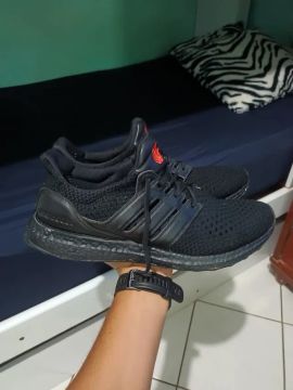 Tênis Adidas ultrabost Manchester United tamanho 42 