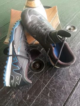Chuteiras Nike - Tamanho 40