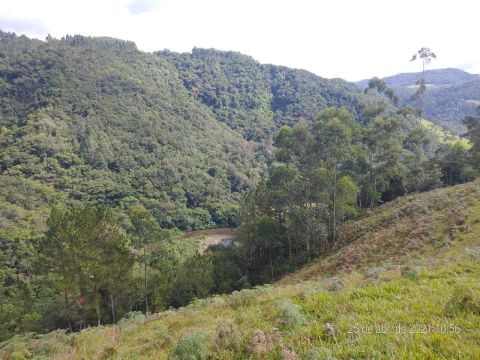 Terrenos de 600m² em Igaratá  Condomínio Fechado com Lago de Pesca e Cachoeira