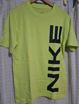 Camiseta Nike Verde - Tamanho P