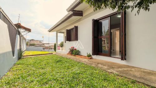 CASA A VENDA NO BAIRRO SÃO JOSE , COM 03 DORMITÓRIOS SENDO 01 SUITE, 03 BANHEIROS E 02 VAG