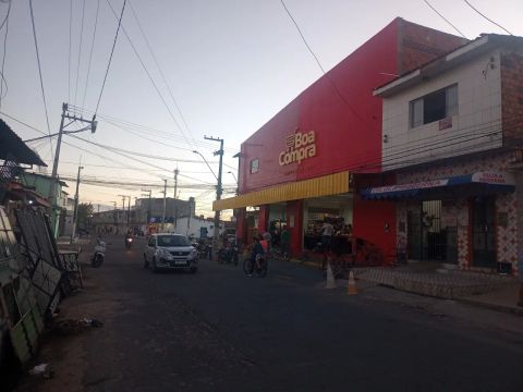 Imóvel para venda possui 300 metros quadrados com 6 quartos em Vergel do Lago - Maceió - A