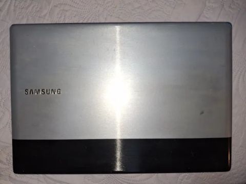 Notebook Samsung RV411, Pentium P6200, 2Gb de RAM, SSD de 240 Gb, formatado com Windows 7