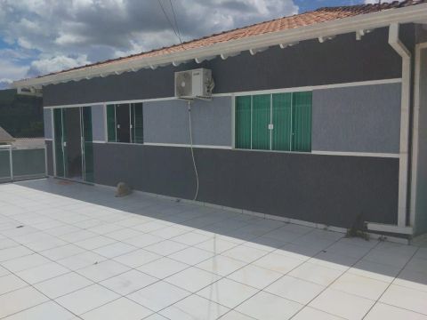 Casa ha venda telemaco borba 
