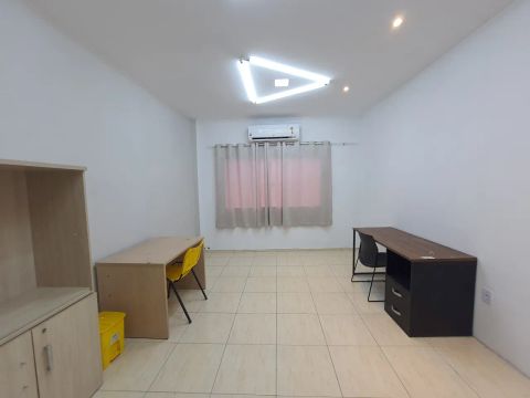 ALUGO SALA/ESCRITÓRIO COMERCIAL SEMI-MOBILIADO