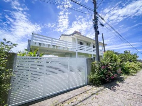 Casa 4 dorms, 550m do mar, Ingleses Sul, Florianópolis, SC. COD764