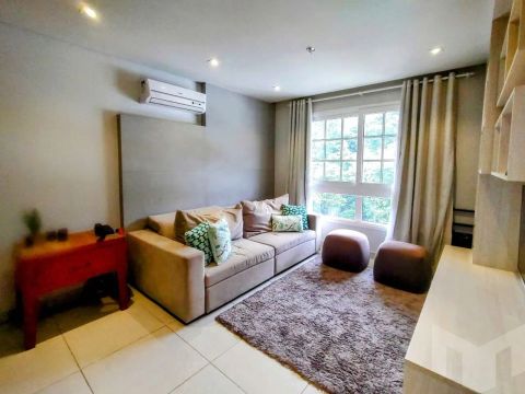Cobertura duplex com aproximadamente 140 m²