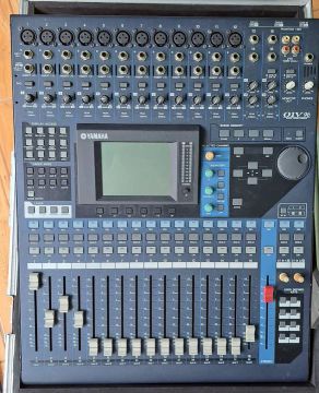 Mesa de Som mixer Yamaha O1V96 - 16 Canais