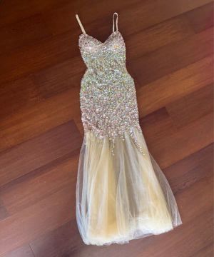 Vestido de Festa Longo com Pedrarias