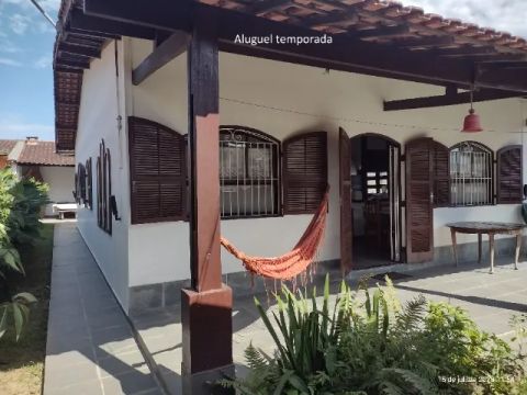 Casa aconchegante, 3 quartos a 600m da praia de Indaiá, Bertioga.