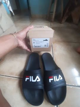 Vendo chinelo original marca Fila 