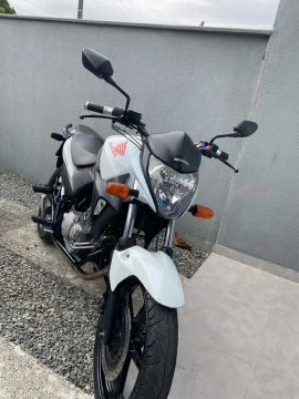 Honda CB300R 2012 - Branca 