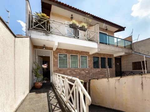 Sobrado para venda com 3 quartos, sendo 1 suíte, 178m²