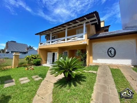 Páscoa/Balonismo 2025 - Casa c/ 4 Quartos (3 c/ AR) - 1 Quadra Mar - C/ Piscina