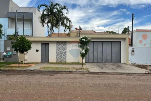 Vende-se Casa no Bairro Sagrada Família