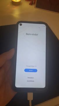 CELULAR A11 DE BARBADA (TELA COM TRINCOS)