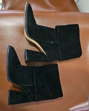 Botas de cano medio  pretas