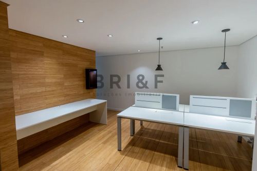 Sala Comercial/Conjunto Comercial 1a venda, 47m², 1 sala, 2 banheiros, 1 vaga. Itaim Bibi