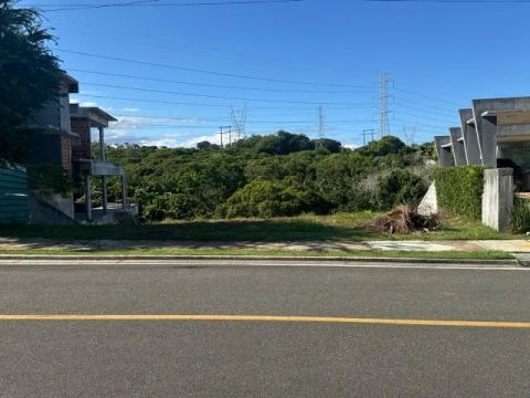 Vendo Terreno em Alphaville II Salvador, 695,86m2.