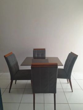 Mesa de Jantar em Vidro com 4 Cadeiras