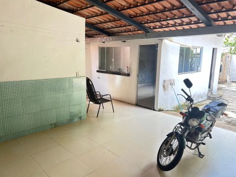 Excelente oportunidade!! Casa com 04 quartos na 603 norte.