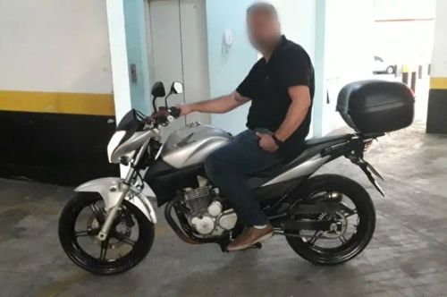 Vendo CB300 2010 Prata