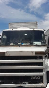 Vendo Scania Baú 97 
