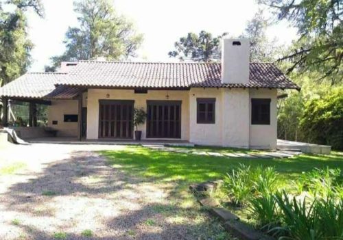 Casa em rua Pedro Luiz de oliveira - jardim pinheiros II - Canela/RS