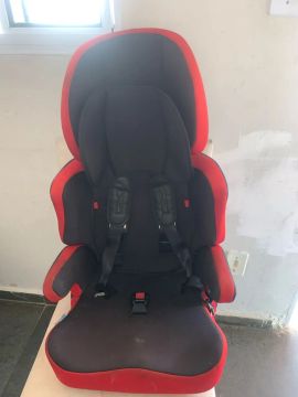 Cadeira de Segurança para Bebê - Vermelha e Preta