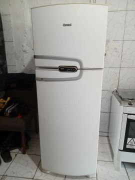 VENDO.UMA GELADEIRA CONSUL FROS FREE