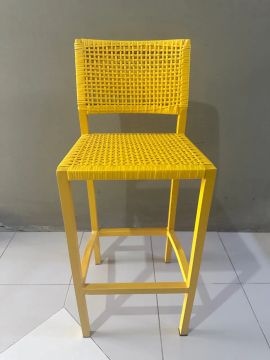 Banqueta Amarela em alumínio e Trançado