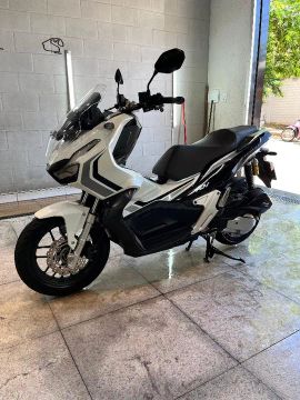 Honda ADV 150 Branca