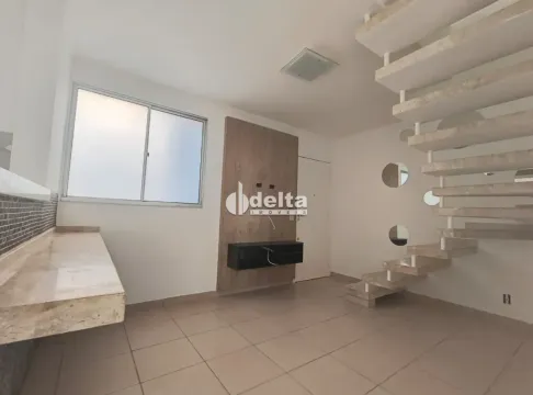 Cobertura disponível para locação e venda no bairro Martins em Uberlândia-MG