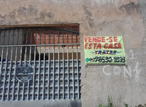 Casa em frente a UPA/Ac. carro como parte do pagamento 