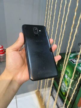 Samsung - j8