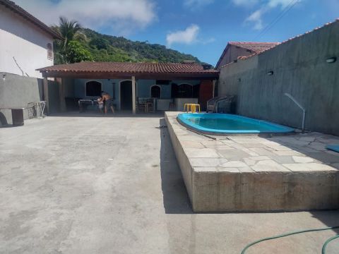 Casa com piscina para temporada apartir de 700 reais a diária!