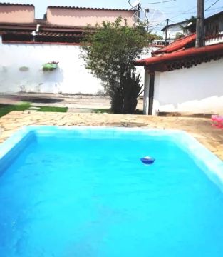 Vende ou aluga Casa Piscina e Churrasqueira 