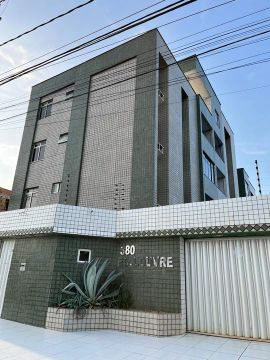 Amplo Apartamento nascente na Praia do Futuro 