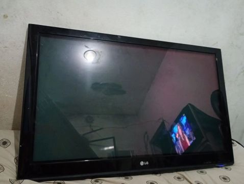 TV de plasma da LG de 42 polegadas COM DEFEITO.