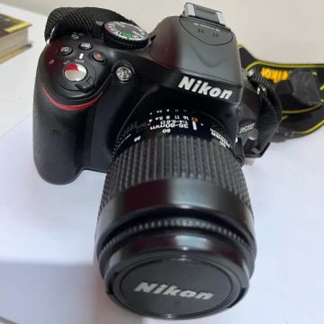 Nikon D5200 + AF Nikkor 35-80mm F/1.4-5.6D
