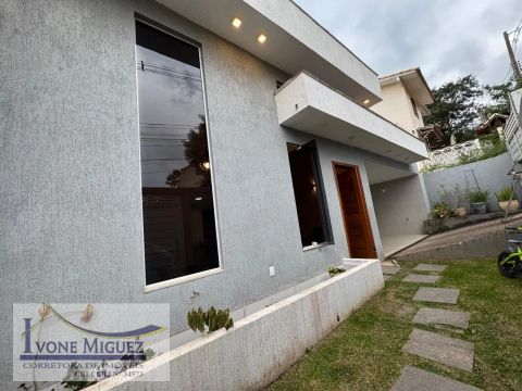 Casa em Village São Roque - Miguel Pereira, RJ