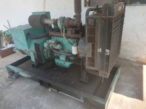 Grupo Gerador Cummins 140kva SEM DEIFEITO E FUNCIONANDO