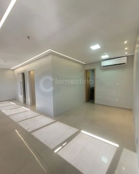 Sala reformada no Fórum Business Aleixo/ 12o andar/ Na frente do Fórum Henoch Reis