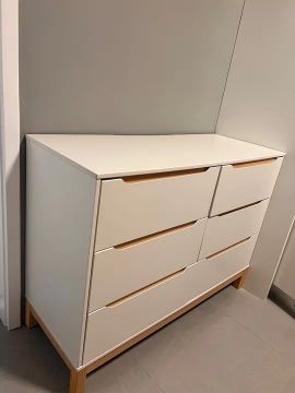 Cômoda Quater Cozy branco com Carvalho 6 Gavetas em perfeito estado