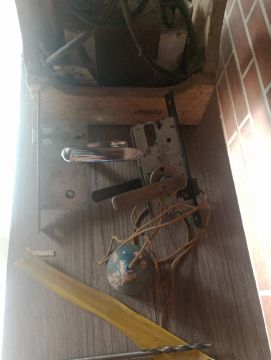 Kit de Ferragens para Porta - Usado