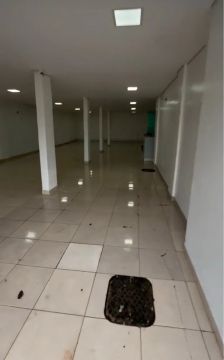 Locação de loja !Espaco amplo é ótima localização 