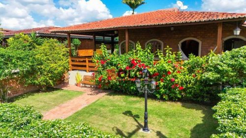Casa 04 Quartos em Condomínio / Móveis Finger / Venda Gravatá PE