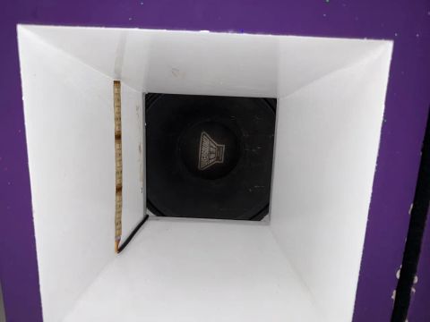 VENDO MÉDIO DE 10 já com caixote e fiação 