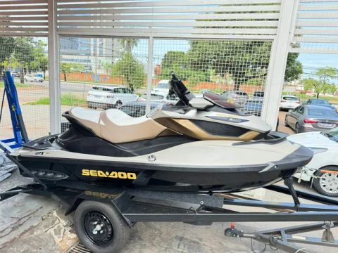 Jet ski 